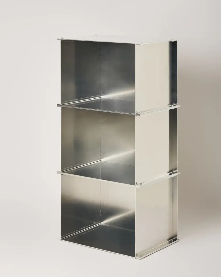 Sira Ham Alüminyum TV Ünitesi | 3 Modüllü Heykelsi Tasarım