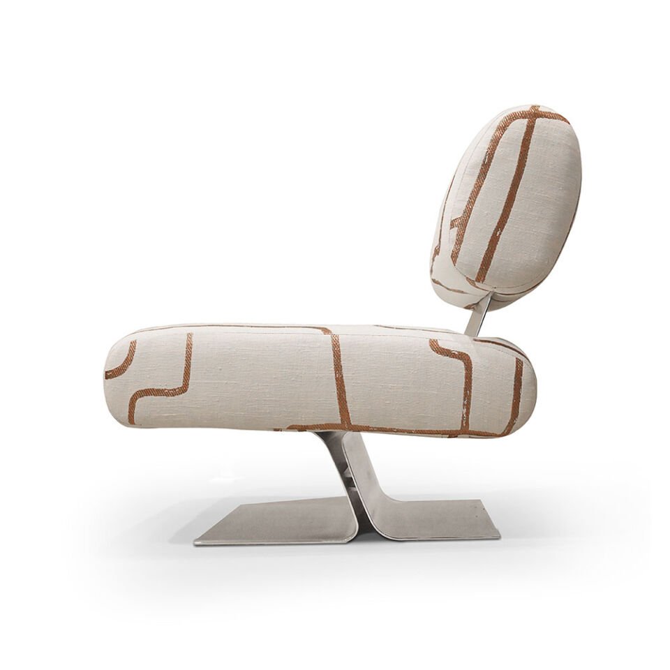 Eris Paslanmaz Çelik Ayaklı Berjer | Heykelsi Form ve Hafiflik İllüzyonu