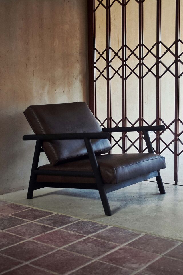 Thanatos Ahşap Deri Berjer